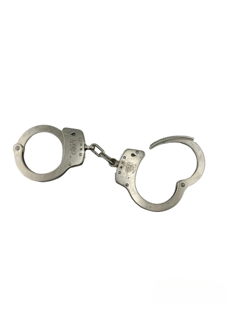Smith & Wesson Model 100 M&P Lever Lock Handcuff Nickel